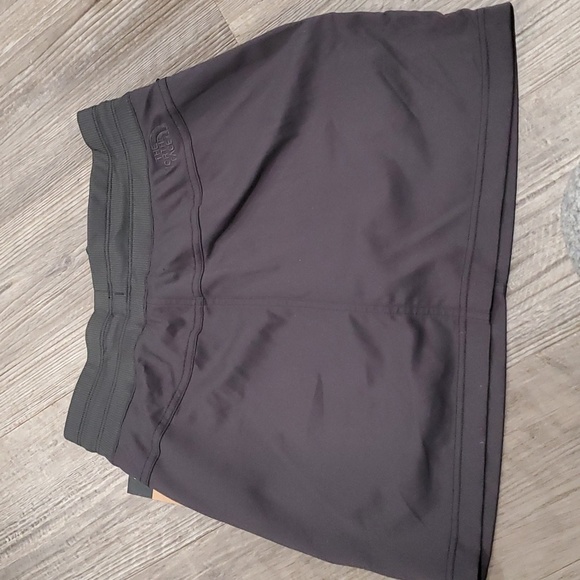 The North Face Aphrodite Skort in Asphalt Grey - Picture 5 of 7